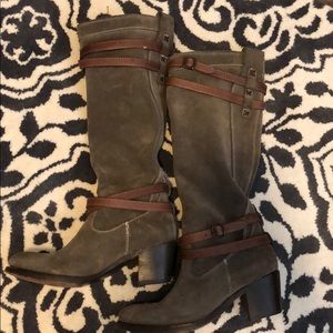 Beautiful suede Frye boots! Size 7.5